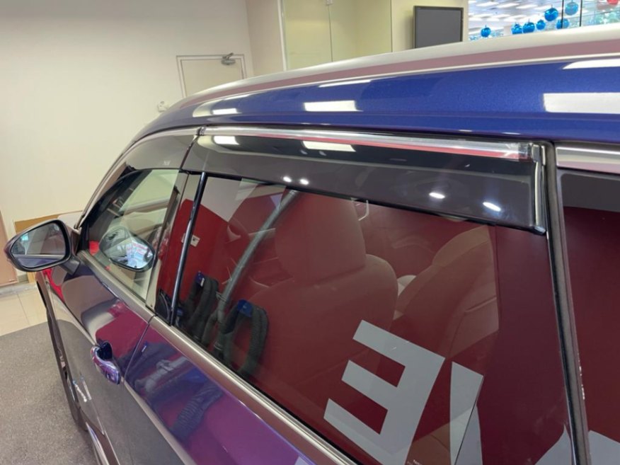 מגני רוח הדבקה Falcon לניסאן אקס טרייל 2021 ומעלה עם פס ניקל